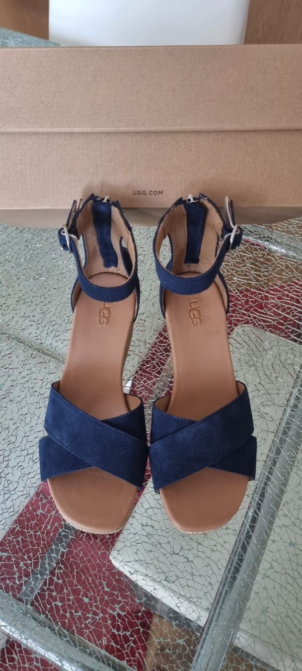 Ugg Chaussures femmes: UGG Gr. 37 – Neuf avec emballage d'origine à Luzern par Reni025 9