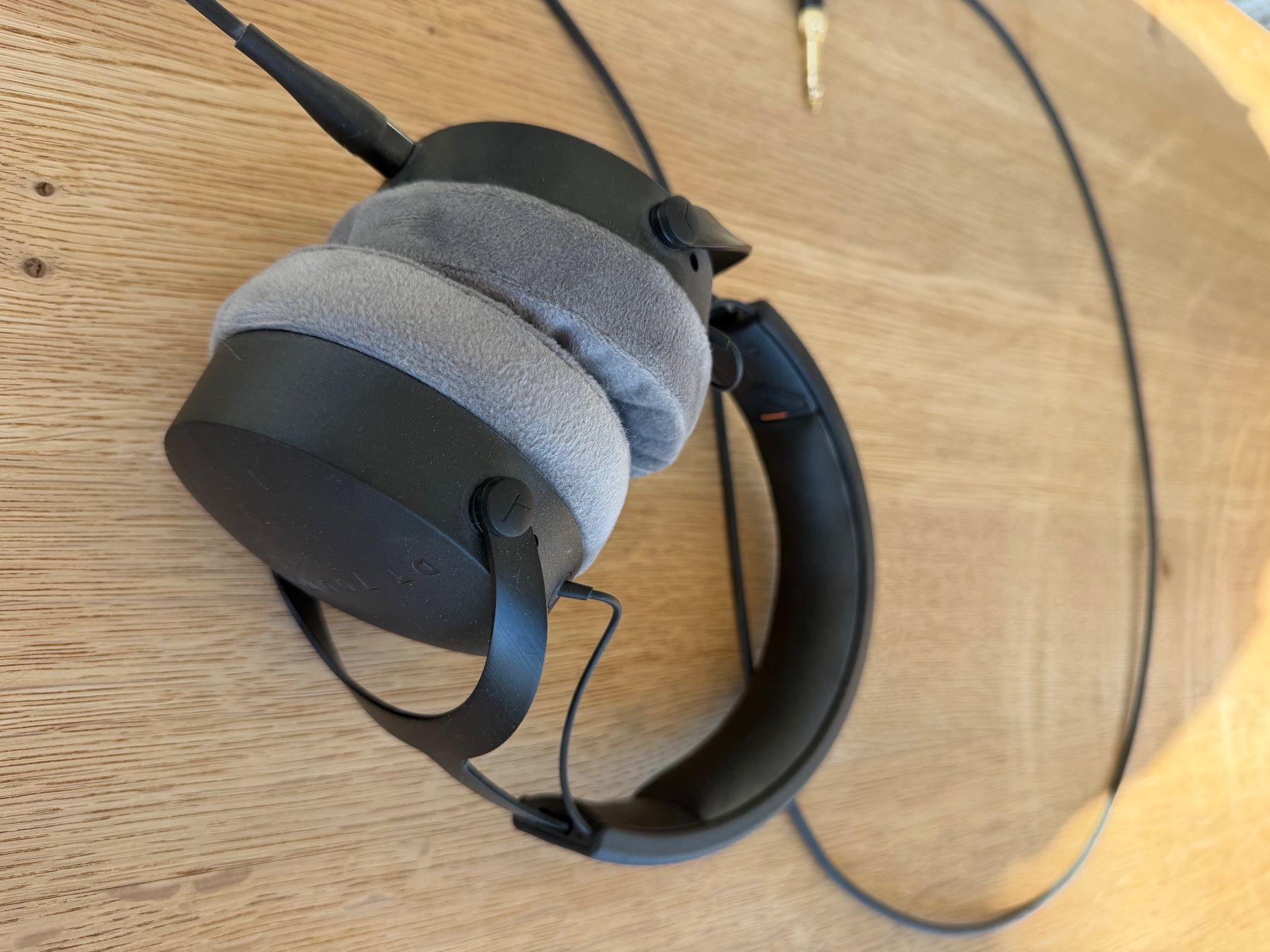 Beyerdynamic Kopfhörer: Kopfhörer Beyerdynamic DT 700 Pro X schwarz – Gebraucht aus Würenlos von Manolo89 2