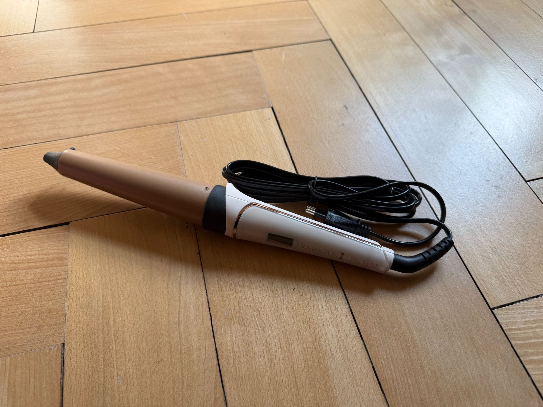 Remington Piastre & Arricciacapelli: REMINGTON PROLuxe Lockenstab NEU – Nuovo (secondo la descrizione) da Zürich venduto da Diazaio
