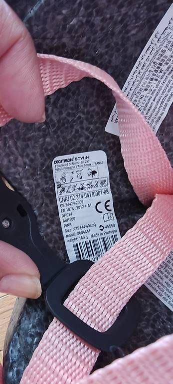 Kickboard: Trottinette micro deluxe + casque  – D'occasion à Versoix par C0sm0p0l1t4n