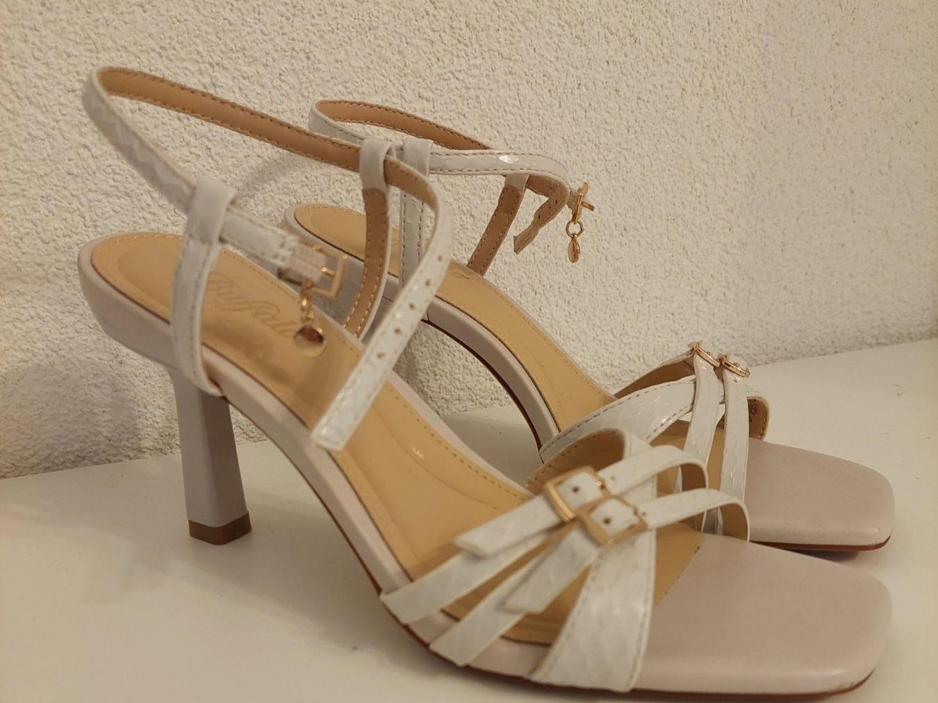 Damenschuhe: Neue Sandalen von Buffalo – Neu (gemäss Beschreibung) aus Wernetshausen von cmmj 1
