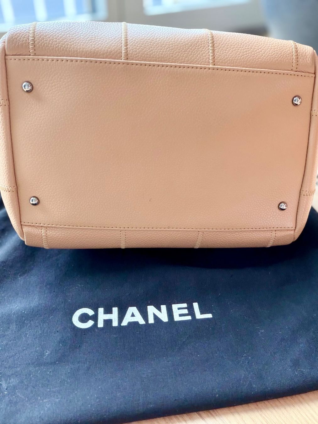 Chanel Borse da donna: Sac à main Chanel cuir beige – Usato da Adliswil venduto da vic_dxw7 6