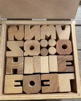 Holzbuchstaben mit Holzbox 
