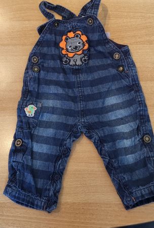 Latzhose gestreift mit Applikation Grösse 62
