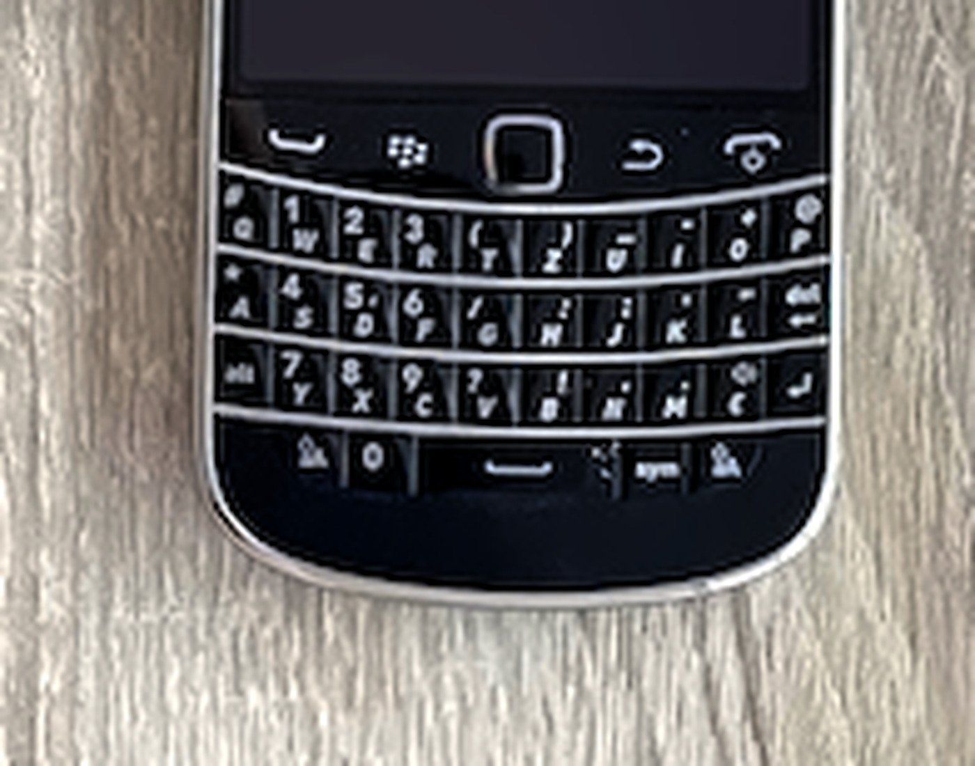 Blackberry Handys / Smartphones: BlackBerry Classic Smartphone mit Ladekabel und Netzstecker – Gebraucht aus Aarau von swue 3