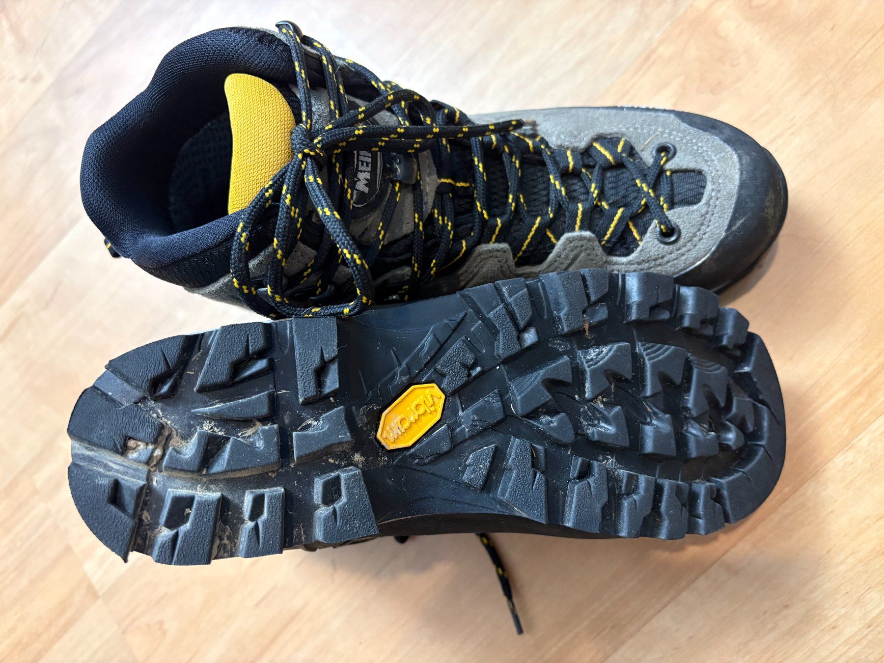 Meindl Scarpe da donna: Wie neu: Wanderschuhe Meindl Grösse 38 – Nuovo (secondo la descrizione) da Willisau venduto da ani_gtk8 3