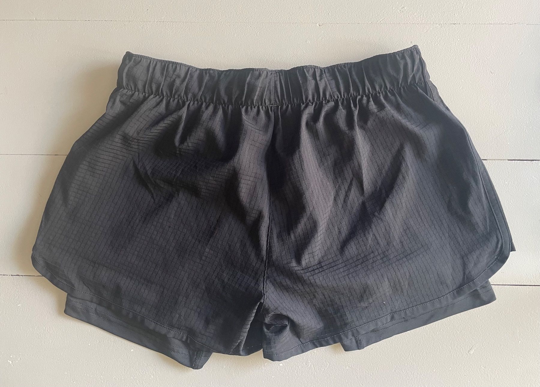 Adidas Pantaloni: Laufshorts Damen Adidas – Usato da Arbon venduto da mannamanna 1