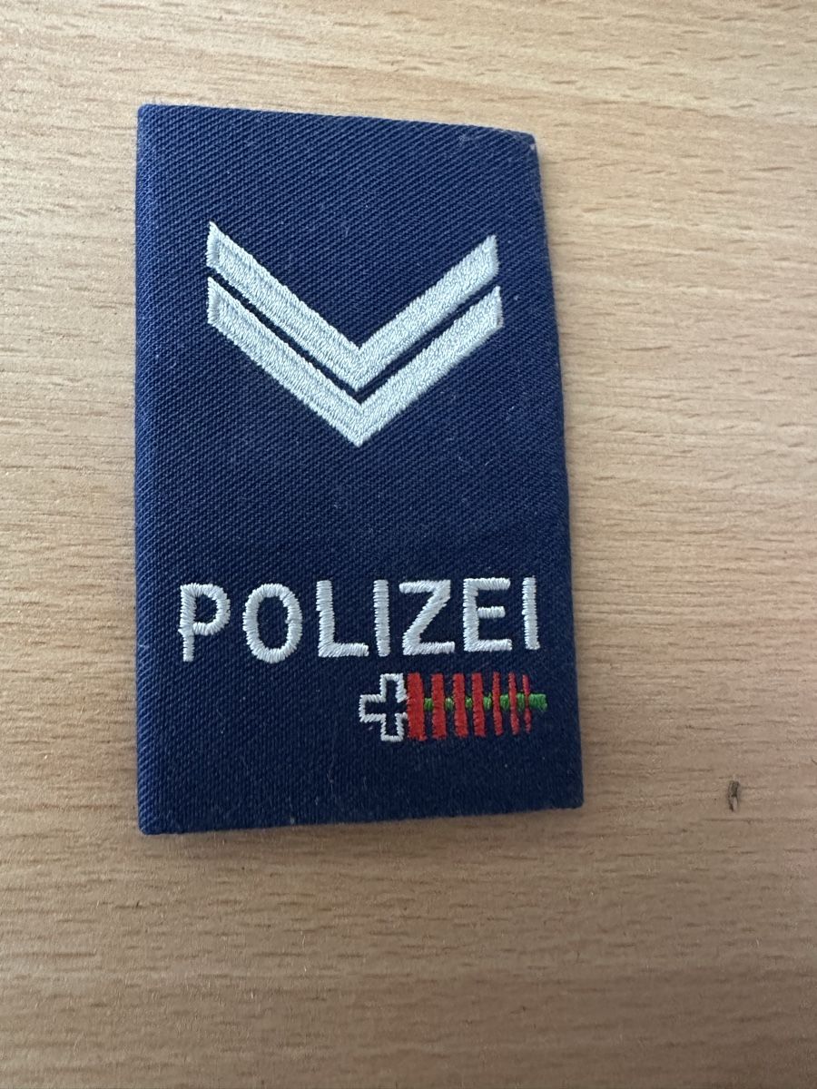 Plaketten & Abzeichen: Achselpatten Polizei  – Gebraucht aus Oberengstringen von Affeier0
