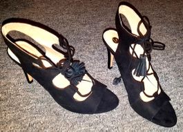 La Strada, Schwarze High Heels mit Quasten, Gr. 39