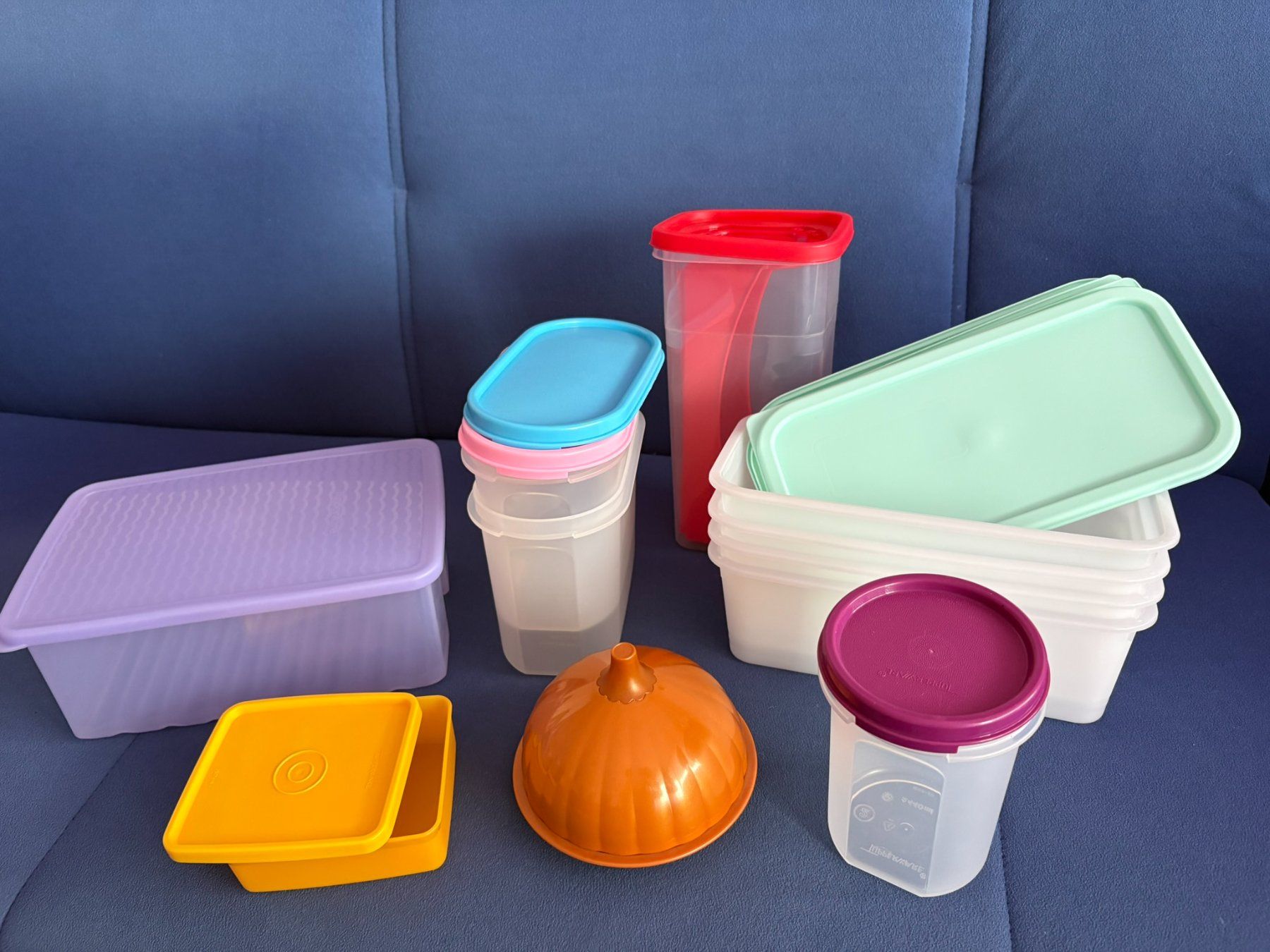 Tupperware Contenitori & Simili: Lots de récipients Tupperware et Non-Tupperware – Usato da Lausanne venduto da Driyden8 8