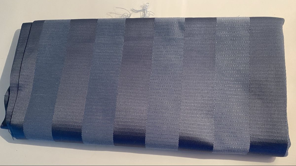 Tessuti: Stoff blau - Glanz gestreift, 144cm x 133cm – Nuovo (secondo la descrizione) da Flawil venduto da sonnengeist