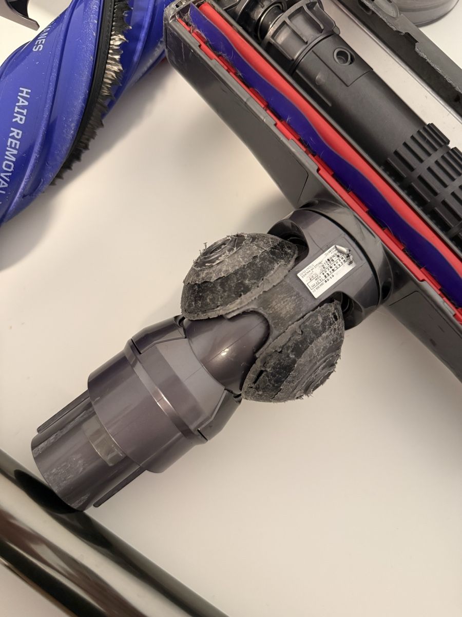 Dyson Staubsauger & Zubehör: Dyson V12 Detect Slim Absolute + Original Stand – Gebraucht aus Egg b. Zürich von morenatvr 2