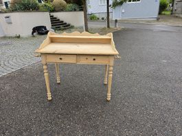 Antiker Pult/tisch  aus Holz, ideal für jedes Zimmer!