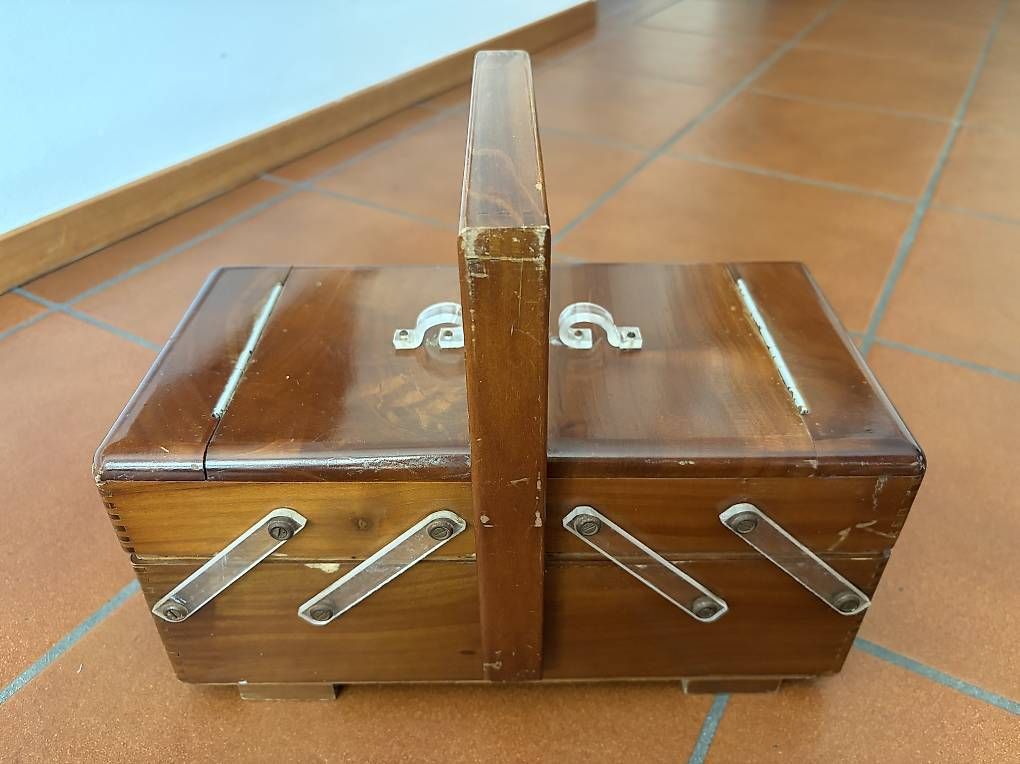 Alle Werkzeuge: Scatola da Cucito e merceria  – Gebraucht aus Cureglia von Alevintage74 3