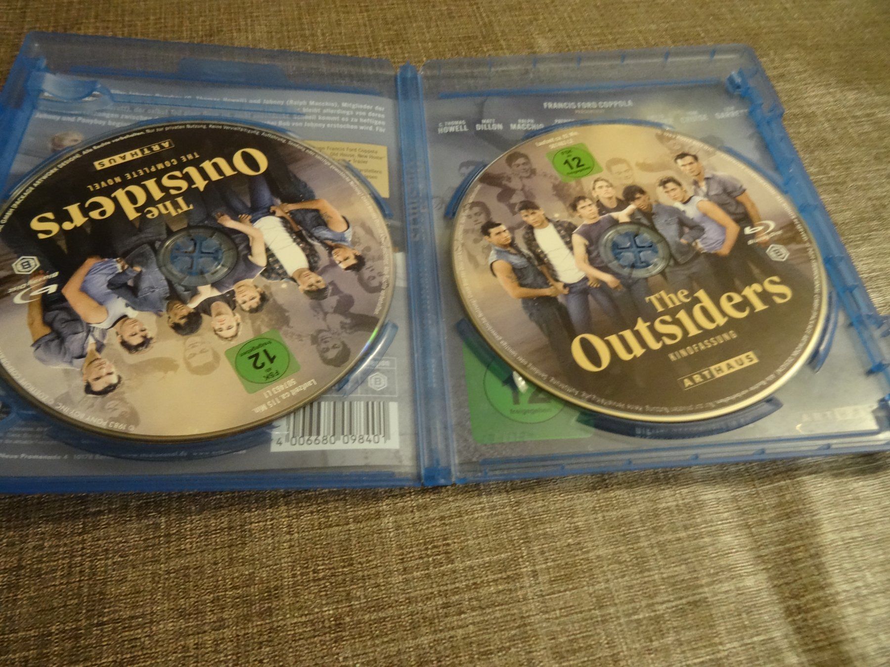 Tutti i DVDs: Blu-ray The Outsiders The Complete Novel 2 Discs – Usato da Olten venduto da Disc-Verkauf 1