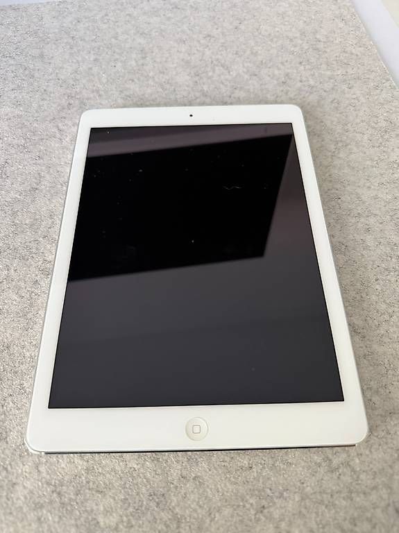 Apple Tablet PC: iPad 1. Generation (WiFi) – Gebraucht aus Winterthur von Guki 2