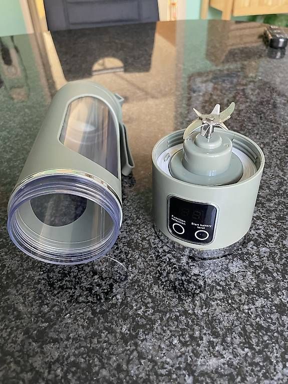Appareils de cuisine: Akku Mixer mit Trinkbecher – Neuf avec emballage d'origine à ossingen par franco057 2