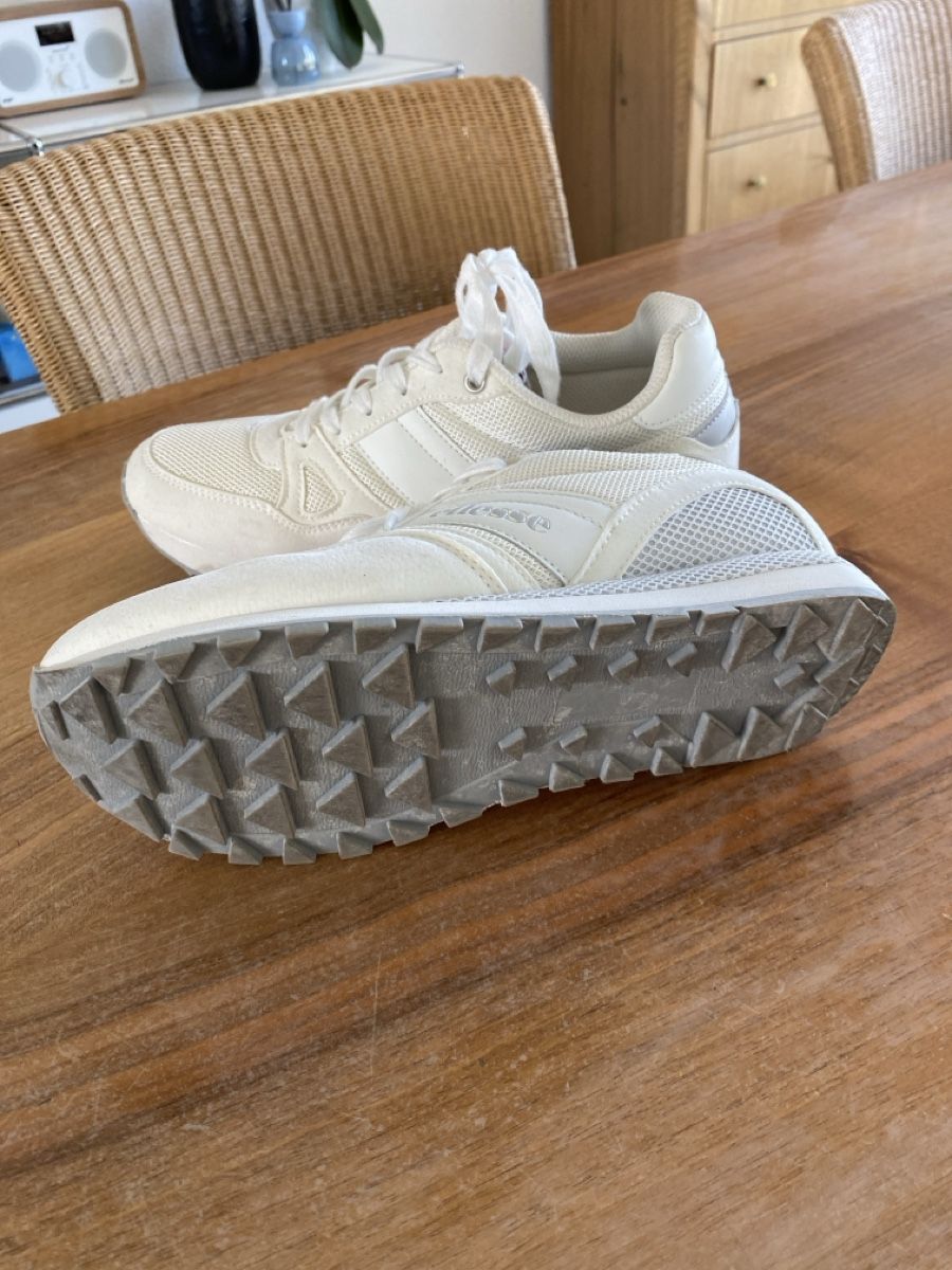 Ellesse Damenschuhe: Ellesse Sneaker weiss Grösse 39 – Neu (gemäss Beschreibung) aus Glattfelden von Mara050 2