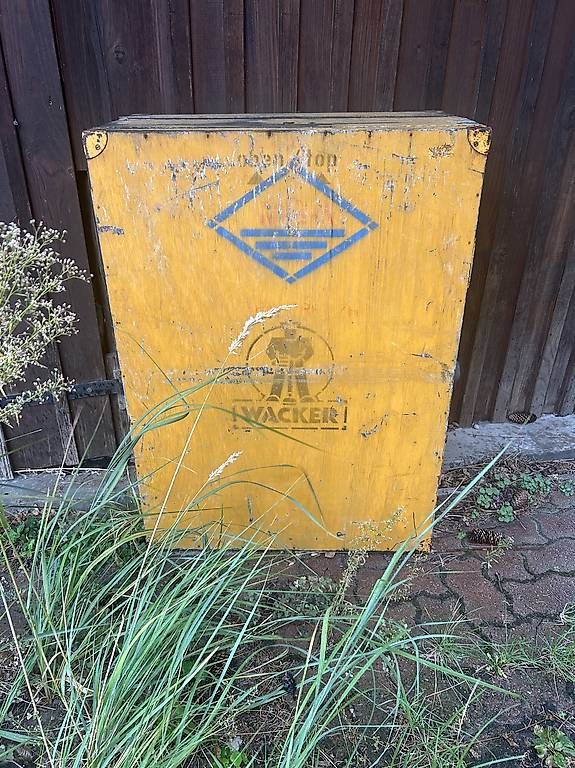 Wacker Neuson Tutte le macchine: Wacker Vibrationsstampfer – Usato da Zürich venduto da baste225 1