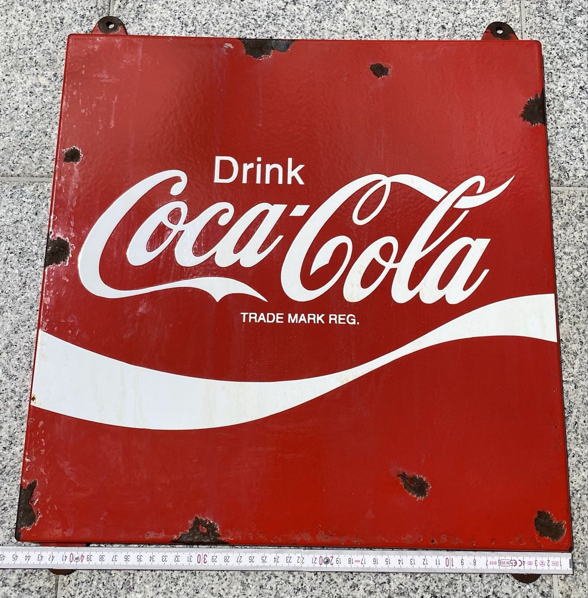 Coca-Cola Schilder: Coca-Cola Emaille-Schild – Gebraucht aus Rotkreuz von Once0 1