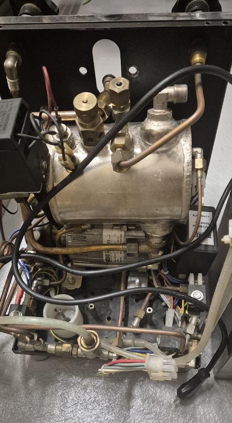Rocket Macchine per caffè & Macchine per espresso: Rocket Cellini Demontiert – Usato da Frauenfeld venduto da ROY33