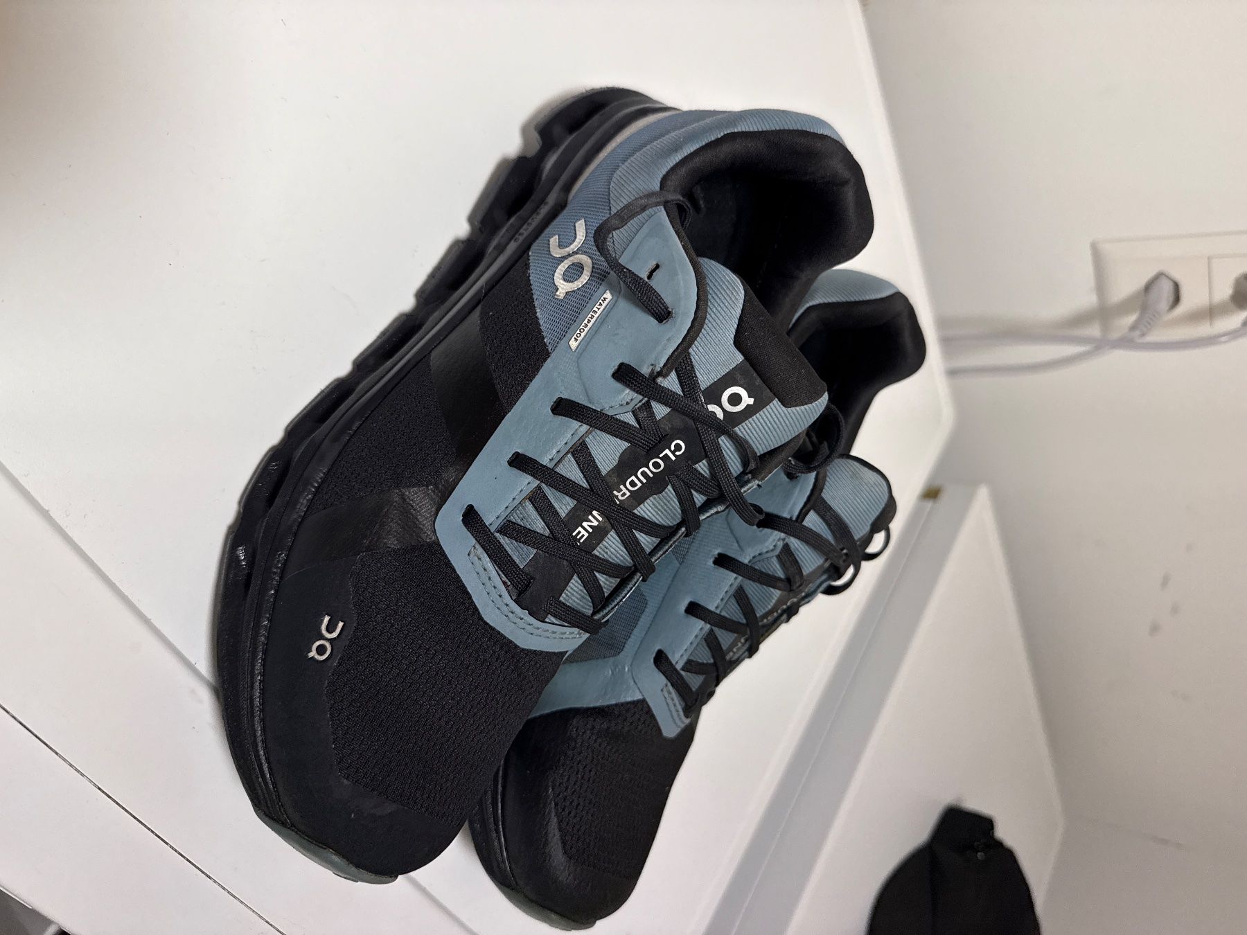 Scarpe da uomo: On Cloudrunner waterproof – Usato da Utzenstorf venduto da MountainClimbers