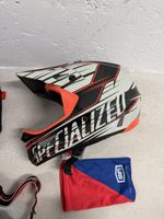 Downhillhelm + Brille von Specialized