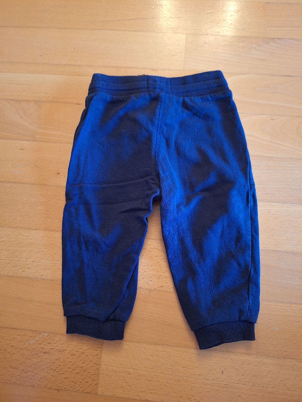 H&M Pantaloni: Trainerhose von H&M in Gr. 74 – Usato da Oberrieden venduto da man_9tm2 1