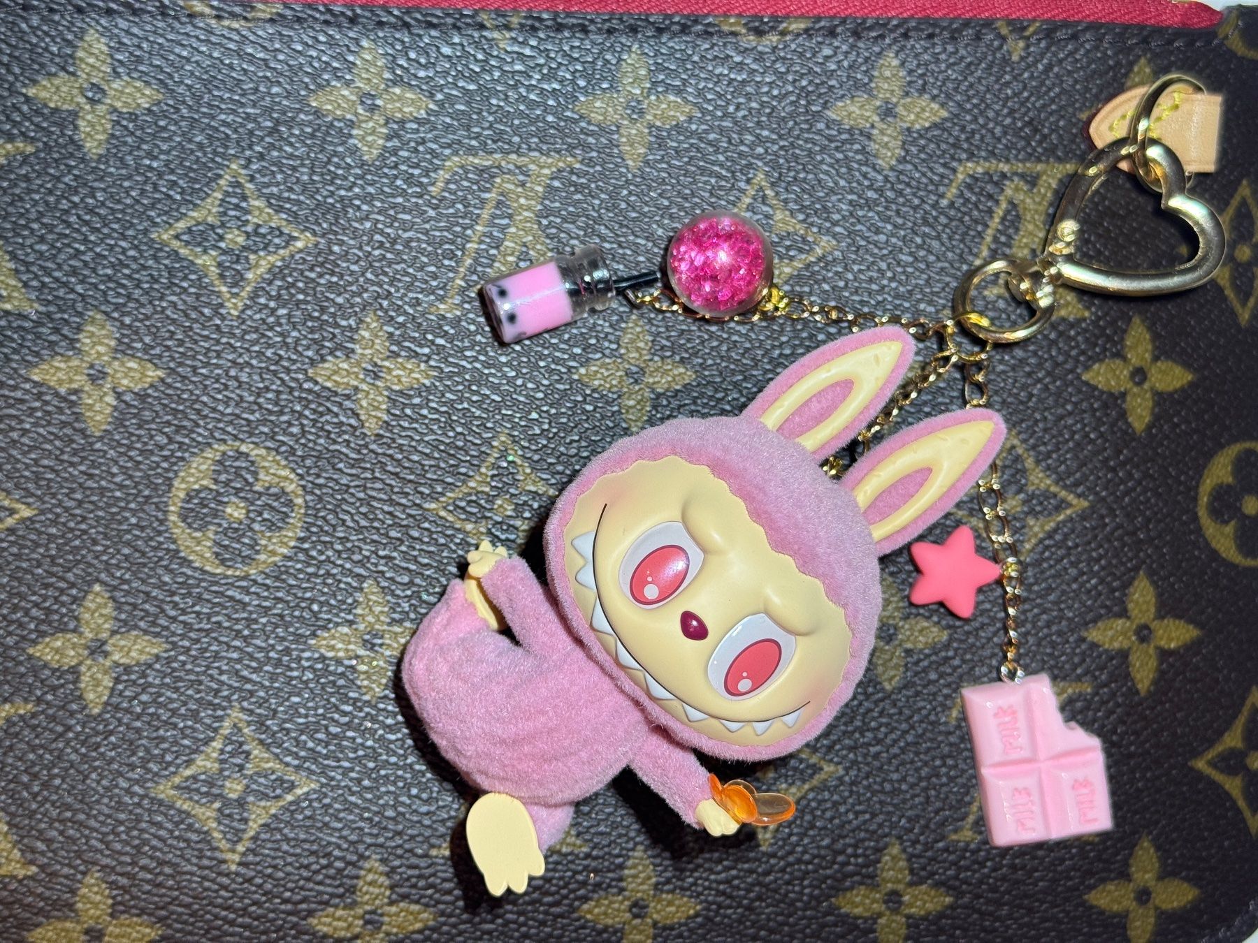 Portachiavi: Labubu Lazy Yoga keychain – Nuovo (secondo la descrizione) da Airolo venduto da MomTheBraggerStudio 4