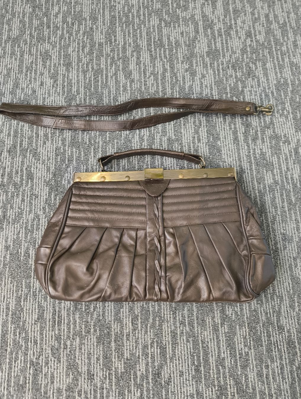 Borse da donna: Vintage braune Leder Handtasche – Usato da Starrkirch-Wil venduto da mar_2rqn