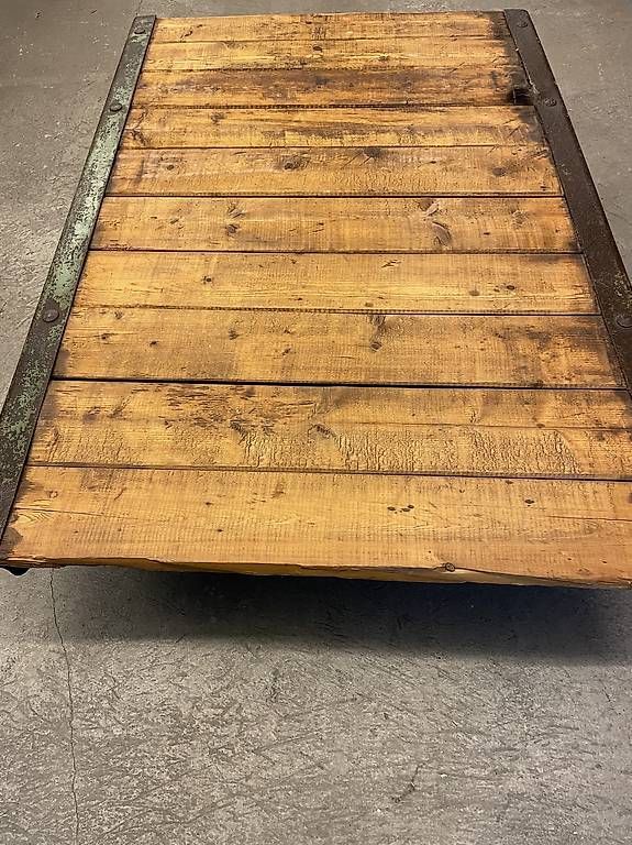 Tische: Clubtisch/Loungetisch antik – Gebraucht aus Basel von mat_nj5b