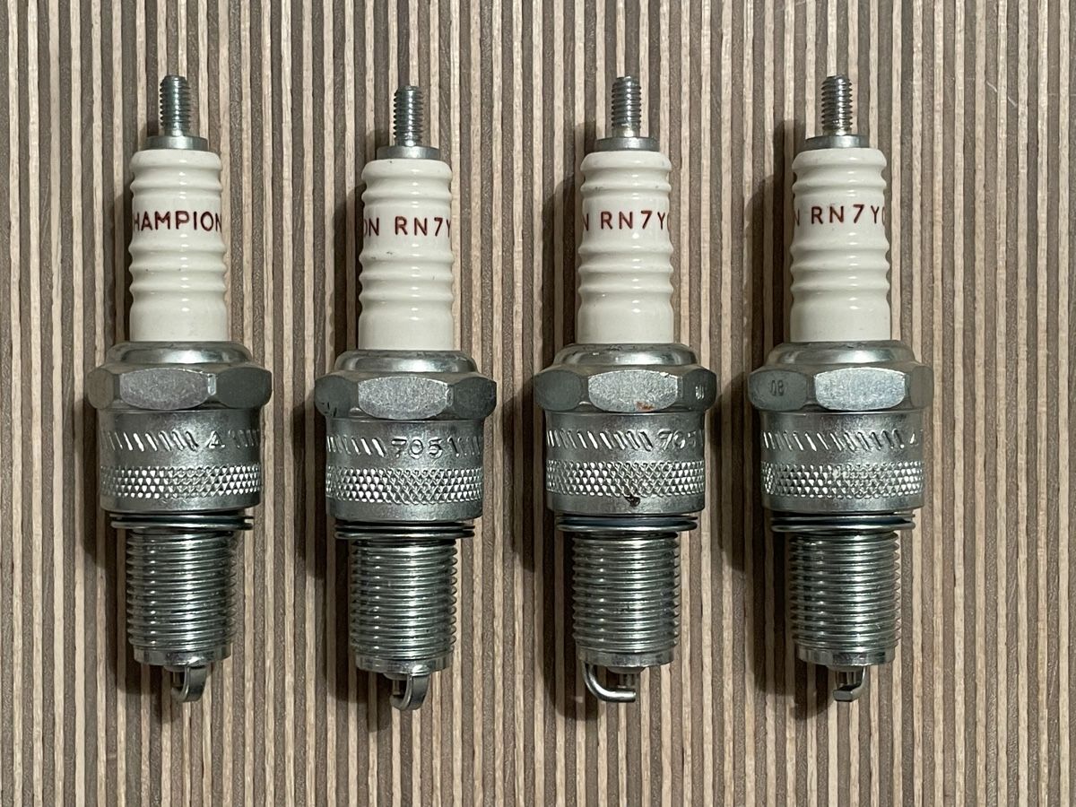 Champion Tutti pezzi di ricambio auto: Zündkerzen Champion RN7YC (Lotus, Lancia, MG, TVR, Ford …) – Nuovo e nell'imballaggio originale da Russikon venduto da stemmi01 1