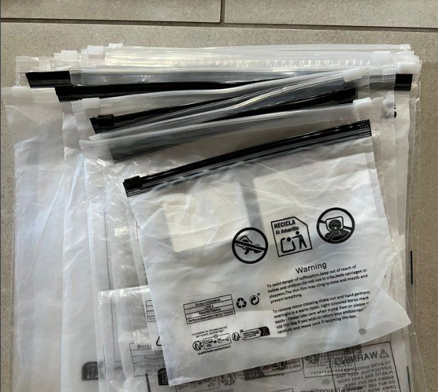 Behälter & Ähnliches: 120 Stk. Plastikverpackungen mit Schiebeverschluss - 251108 – Gebraucht aus Küssnacht am Rigi von Kleinpreis-Shop 1