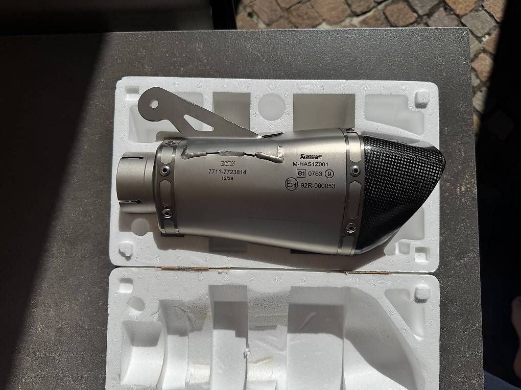 Sistemi di scarico: BMW S1000RR 09-14 Akrapovic – Nuovo e nell'imballaggio originale da Schinznach Dorf venduto da Schinichii 2
