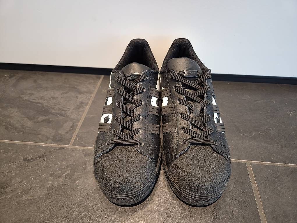 Chaussures hommes: Adidas Superstars Grösse 36 – D'occasion à Saland par zwergli90 1