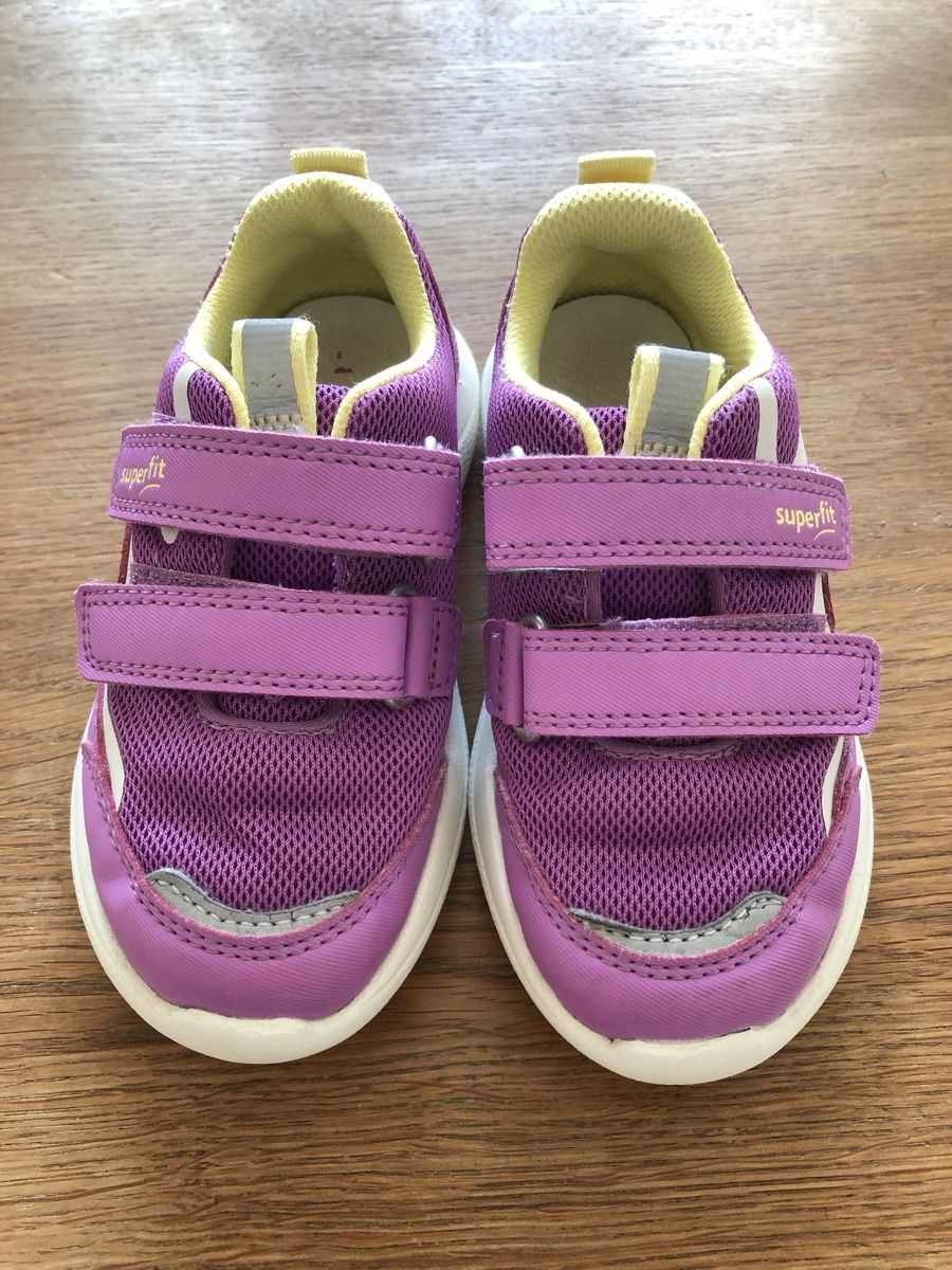 Scarpe per ragazze: Superfit Schuhe Gr.26 – Usato da Weggis venduto da bac_qf5c