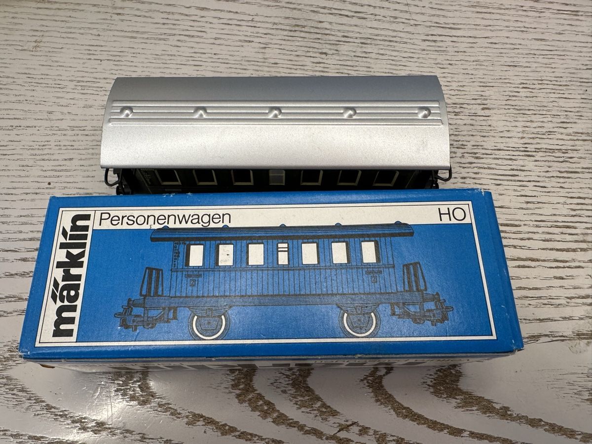 Märklin Modelleisenbahnen: Märklin 4040 Personenwagen – Neu und originalverpackt aus Lupsingen von New-Haven 1