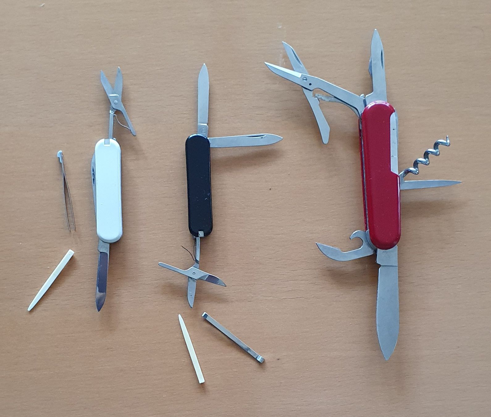 Victorinox Coltelli tascabile: 3 verschiedene Sackmesser – Usato da Kreuzlingen venduto da Rschweiz1 2