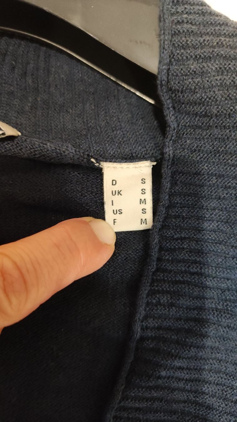 Pullover & Sweatshirts: Damen Pullover Wickeloptik dunkelblau Grösse S – Gebraucht aus Trun von sta_qg85 2