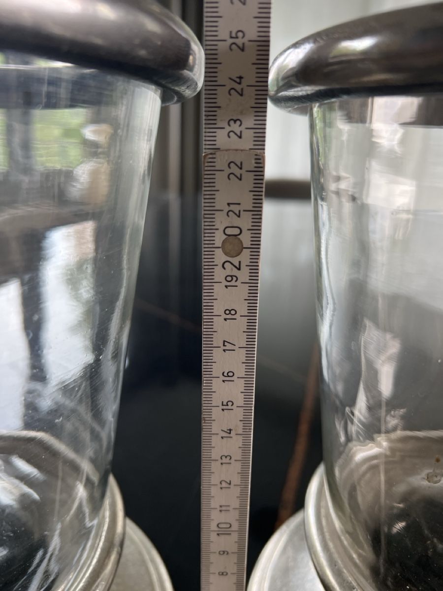 Tutte le decorazioni: 2 Vintage Glass Windlichter Metal Base – Usato da Luzern venduto da TIsabel 3