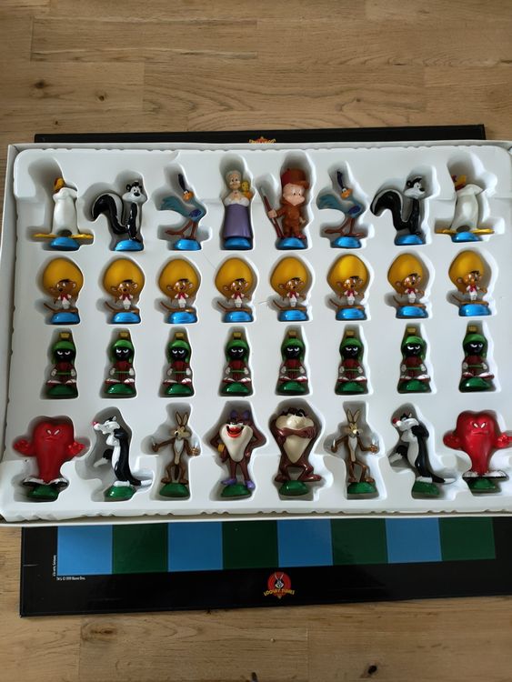 WB Looney Tunes Schach Spiel Chess 32 Figuren 