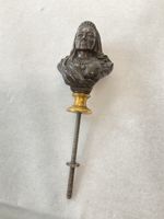 Ancien buste, signé 