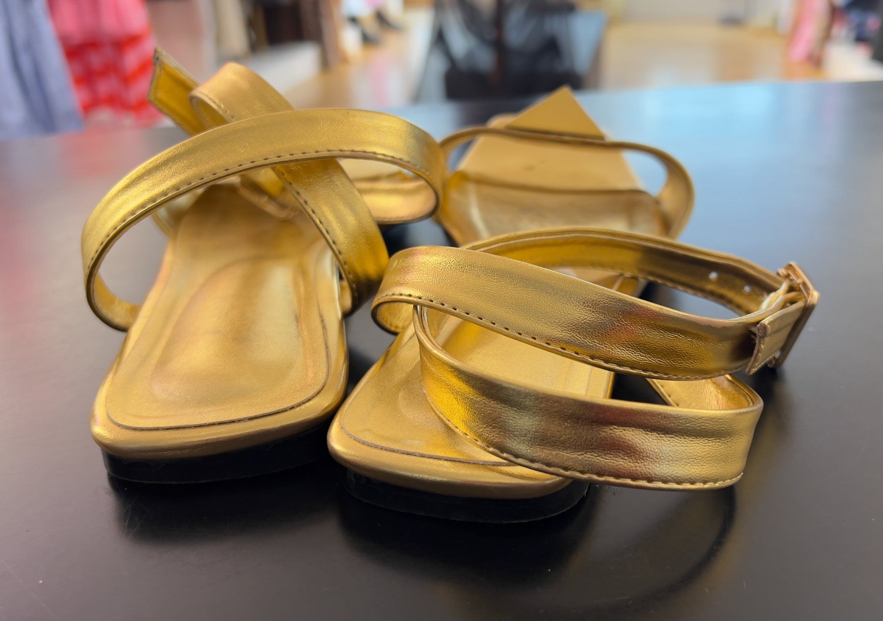 Scarpe da donna: Schöne goldene Sandalen – Usato da Zürich venduto da Naebeli 3