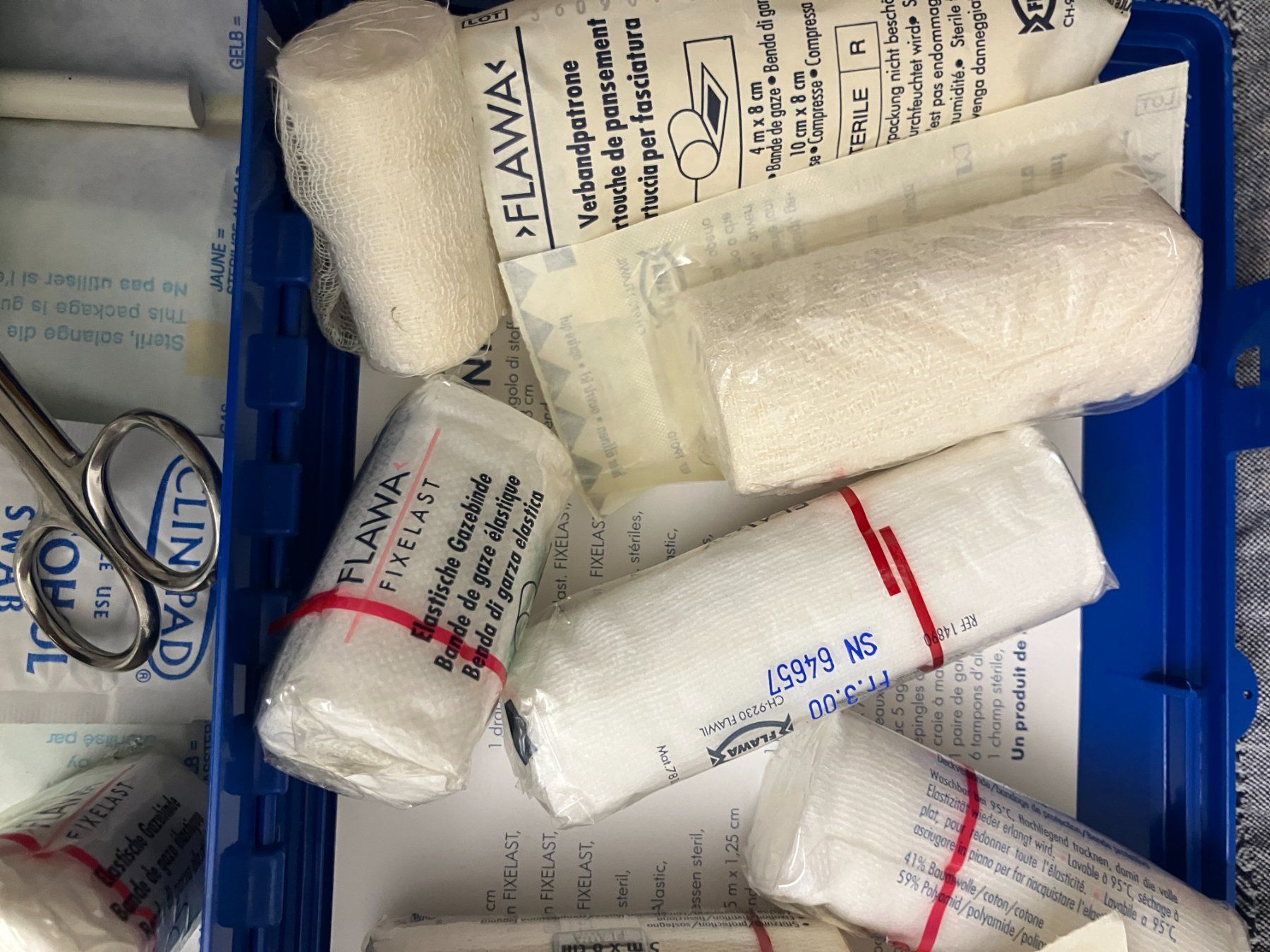 Verbandkästen: Schweizer Auto Apotheke – Gebraucht aus Zürich von Blackbelt37 3