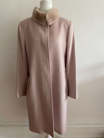 Max Mara Studio Mantel