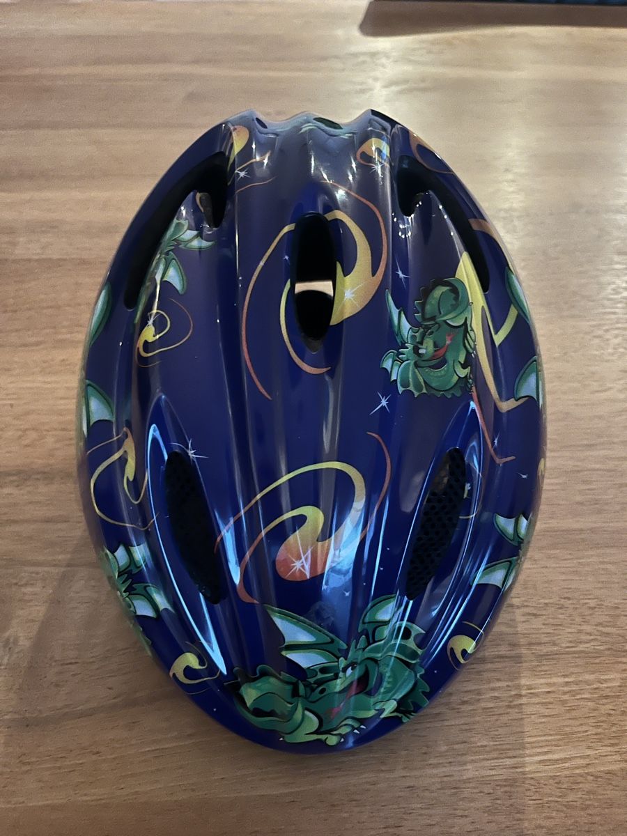 Casques: Casque vélo  – D'occasion à Neuchâtel par Ariane_vn00
