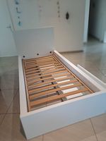 Gratis: Gebrauchtes Bettgestell inkl. Bettrost & Schubladen