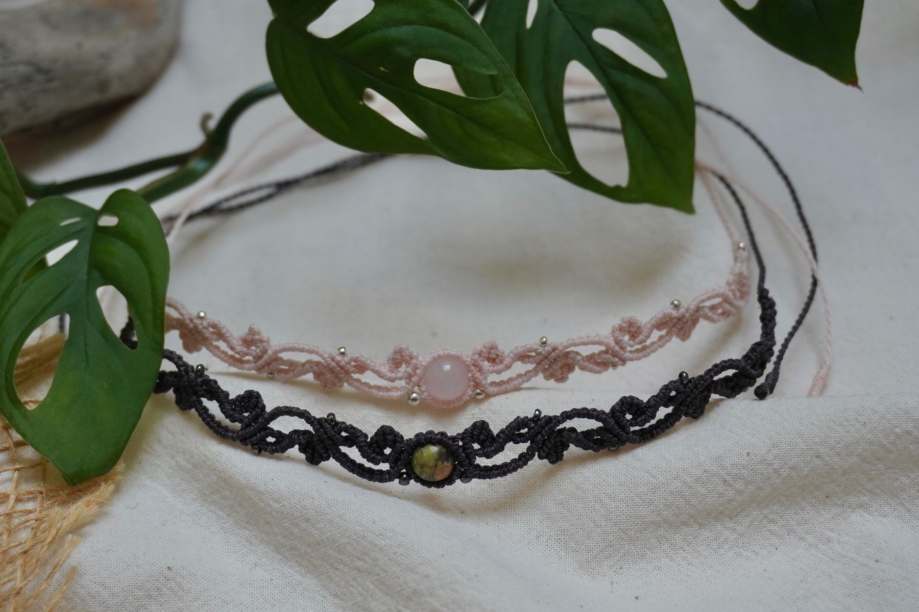 Catenine: amara - Makramee Choker-Halskette - Personalisierbar – Nuovo (secondo la descrizione) da Heerbrugg venduto da R.St27 1