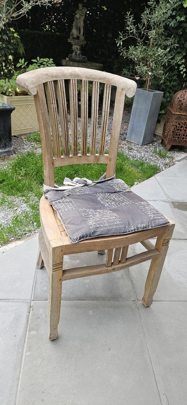 Chaises: Teakholz Stühle – D'occasion à Pfäffikon SZ par neve1234