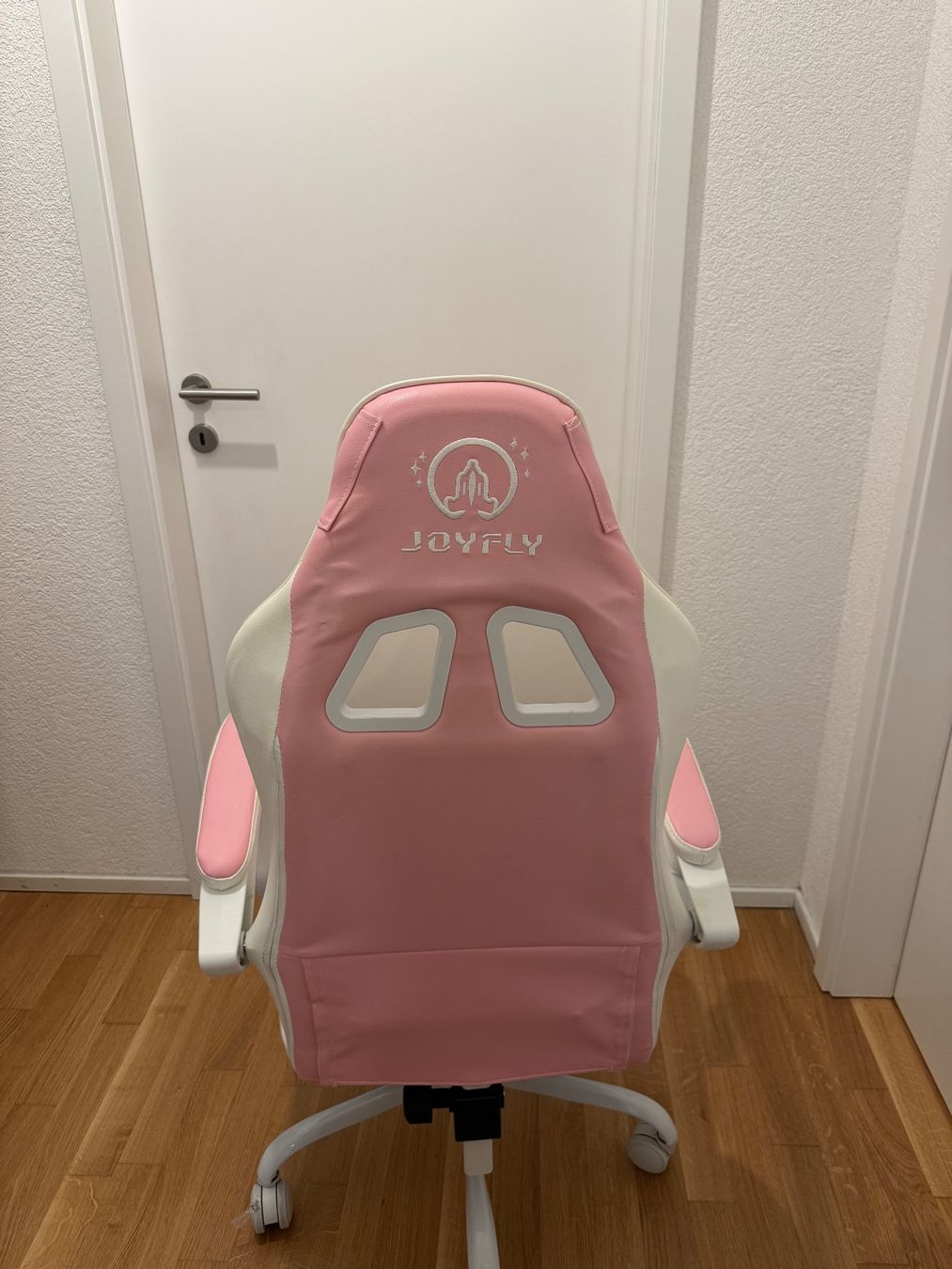 Sedie: Chaise gaming rose et blanche -Parfait état – Usato da Châtelaine venduto da sof_zlw7 3